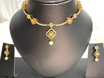 Elegant Floral Pendant Gold-Plated Necklace Set with Pearl Drop Earrings