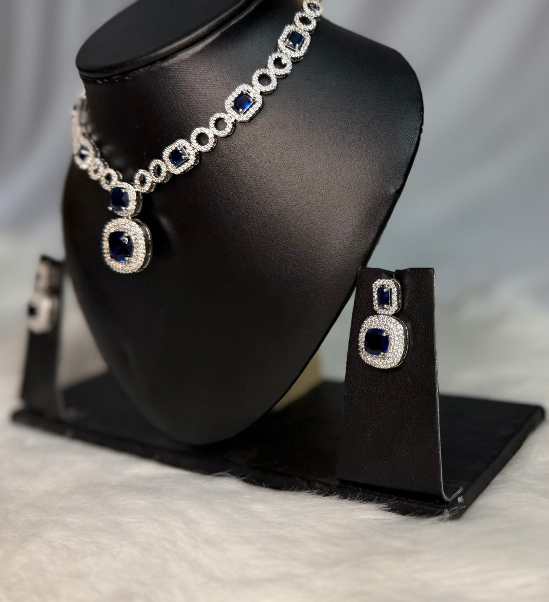 Elegant Statement Necklace Set