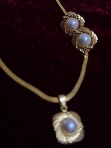 Elegant Pearl Glow Pendant & Stud Set