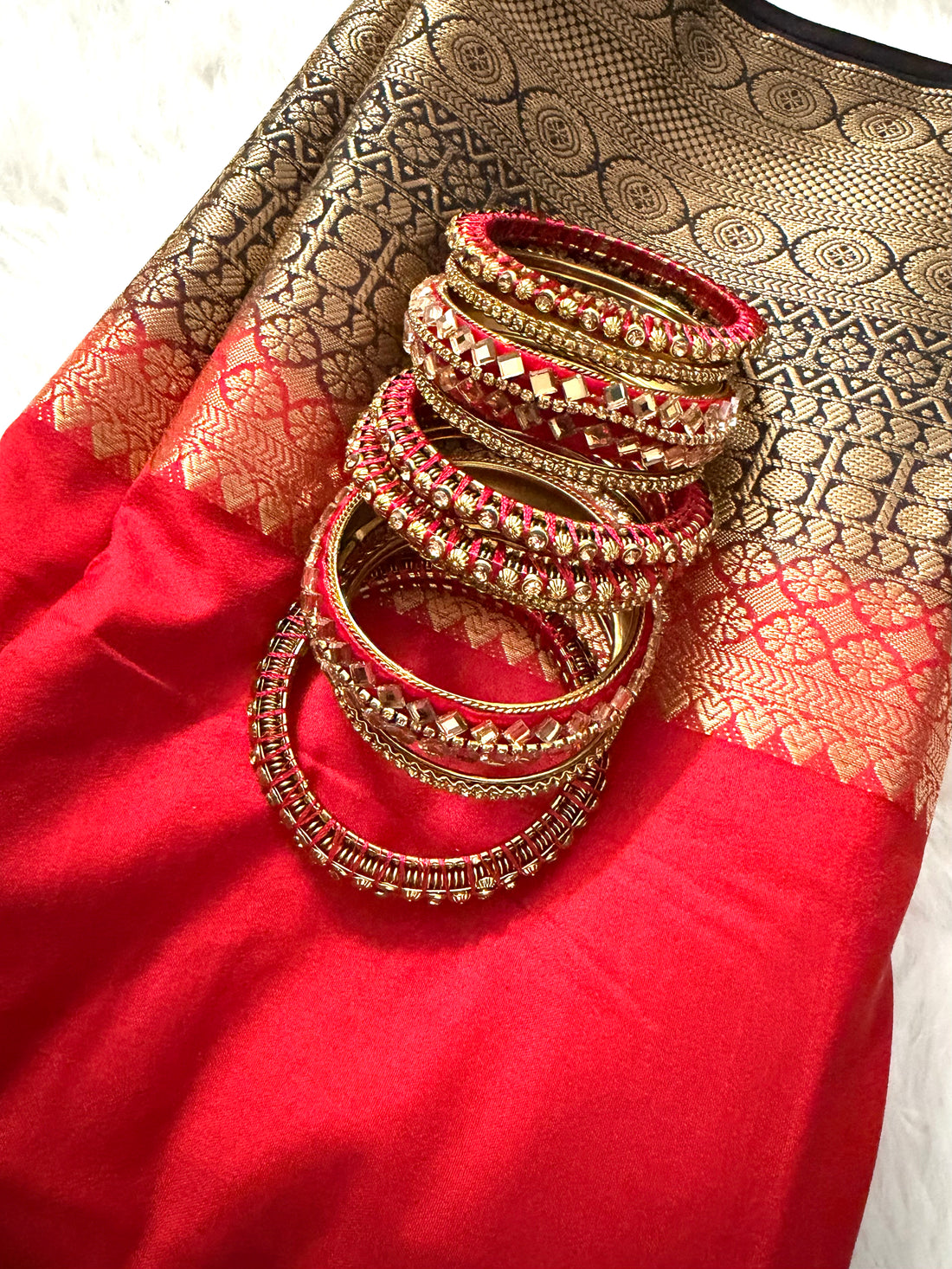 Mysore crape Silk Saree with bangles combo